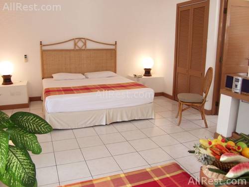 Veligandu Island Resort 11